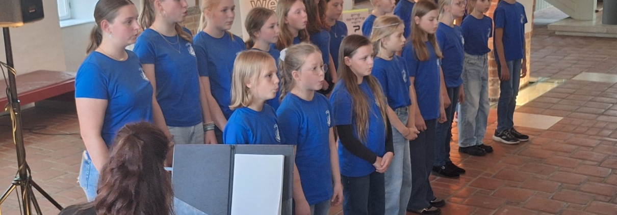 Singen zur Eröffnung der Veranstaltungsreihe "Weltwechsel" im Rathaus.